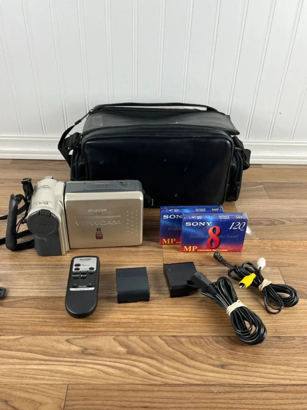 Sharp VL-E785 Viewcam Camcorder Camera & Accessories Tapes TESTED NO BATTERY CHA